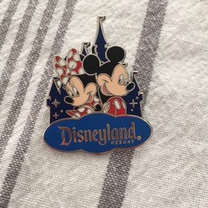 Disneyland parks pin
